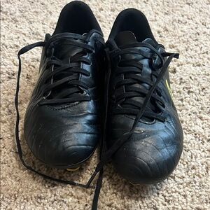 Nike Boy’s Black Soccer Cleats